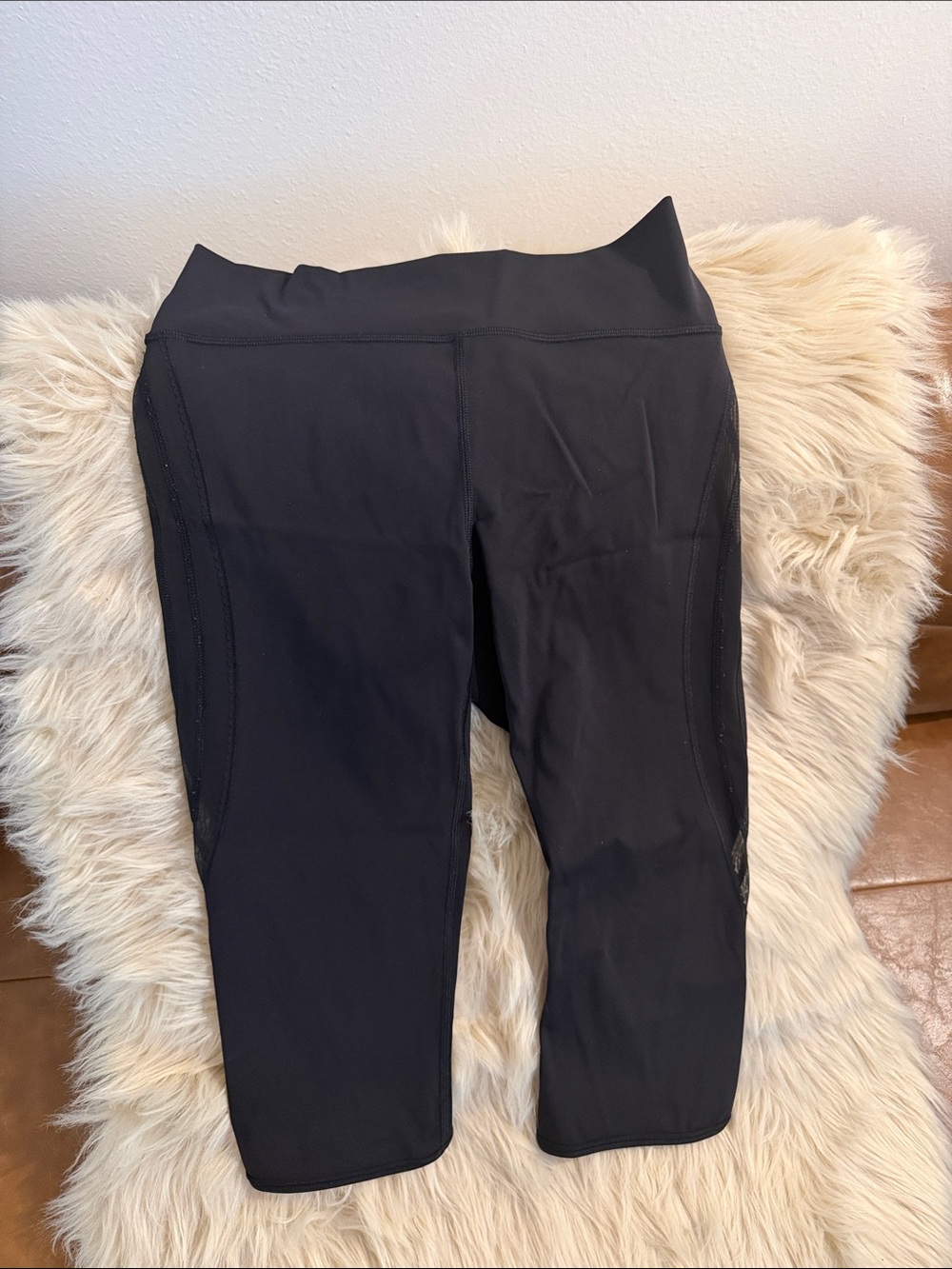 Lululemon crop leggings with mesh cutout
